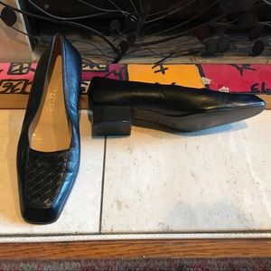 Bottega Veneta Black Low-Heeled Pumps